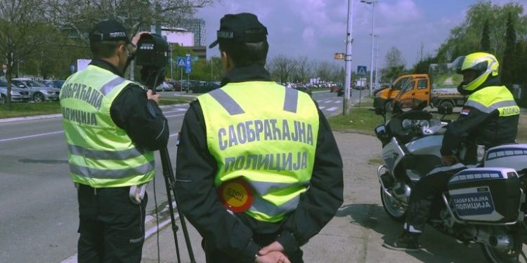Kako su novopazarci nasamarili policajce u Raški? Ukrali im pištolj i pobjegli iz stanice