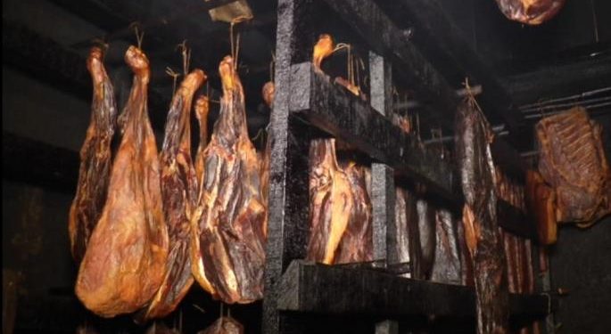 KRADLJIVCI NE BIRAJU: IZ PODRUMA I ŠUPA ODNIJELI 20 KILOGRAMA MESA