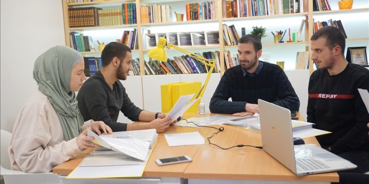 Sandžak: HO “Svetionik” obezbedila stipendiranje za 410 učenika i studenata