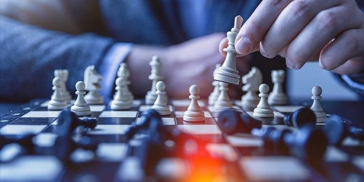 Šesnaestogodišnjak iz Indije savladao svjetskog prvaka u šahu