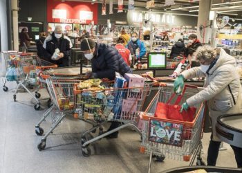 U Bugarskoj ogromni redovi za ulje, čovjek preminuo čekajući