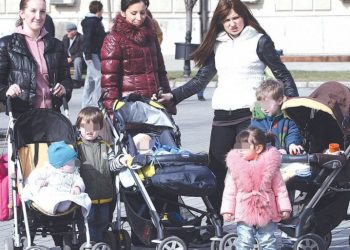 PENZIJA SVIM MAJKAMA SA TROJE I VIŠE DECE: Za nacionalnu penziju potreban još jedan uslov