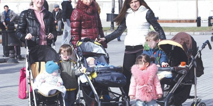 PENZIJA SVIM MAJKAMA SA TROJE I VIŠE DECE: Za nacionalnu penziju potreban još jedan uslov
