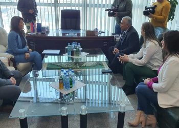 Predsednik opštine Tutin Salih Hot sa ministarkom Tatjanom Matić potisao  ugovor o izgradnji Rekreacionog centra u Tutinu (FOTO)