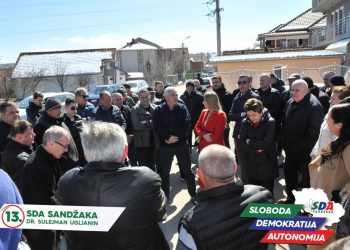 Kandidati za narodne poslanike Salih Hot, Selma Kučević,Sabaheta Mušina i Mehdija Čalaković danas posjetili naselje Rakovo Polje (FOTO)