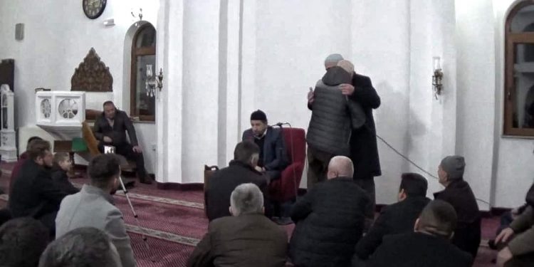 Džemat Sultan Fatih džamije dodijelio umru redovnom džematliji Ahmedu Bronji