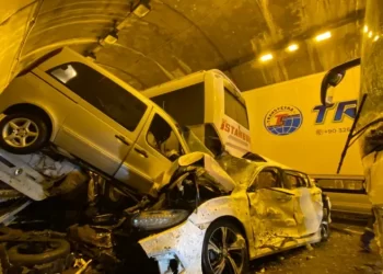 Teška nesreća u Turskoj: Najmanje 30 osoba povrijeđeno u lančanom sudaru