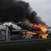 VATRENA STIHINJA U HRVATSKOJ: Na autocesti gore auta na transportnom kamionu…
