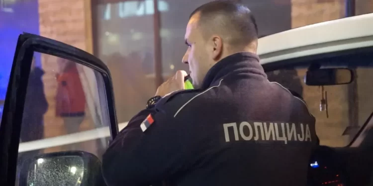 UZ PRETNJU NOŽEM OTEO PARE IZ MARKETA! Uhapšen osumnjičeni u Novom Pazaru