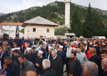 Utihnuo Stolac: Reka ljudi na sahrani mlade Elmire Sefo (28), koja je stradala u zemljotresu