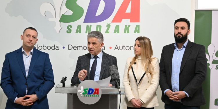 Ugljanin: Država krši prava Bošnjaka i prilikom izdavanja ličnih dokumenata