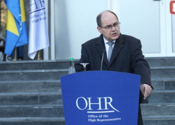 VELIKO BRAVO: Visoki predstavnik suspendovao Zakon o nepokretnoj imovini RS- a, nakon toga pojasnio odluku… (foto/ video)