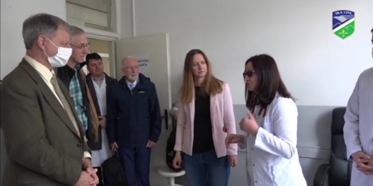 (VIDEO) Američki lekari posetili Dom zdravlja u Tutinu