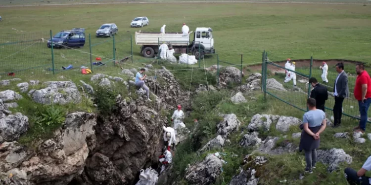 (VIDEO) Uspešno organizovana akcija čišćenja ponora u Delimeđu