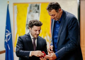 DIVAC POSTAO CRNOGORAC: Legendarni Srbin dobio pasoš u komšiluku