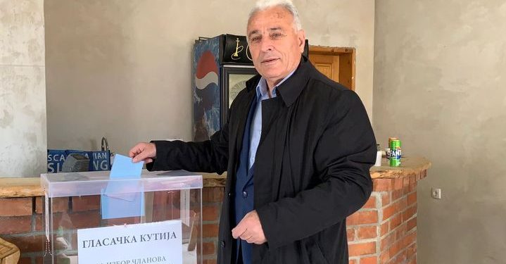 Predsednik opštine Tutin obavio građansku dužnost, glasao u naselju Kleče