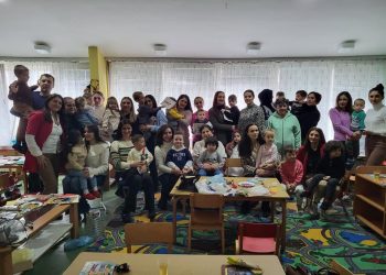 (FOTO) Tutin: U vrtiću “Maja”, u saradnji sa roditeljima, realizovana radionica pod nazivom “Ram od prirodnog materijala”