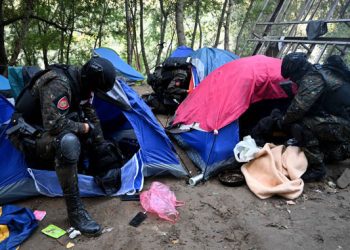 Privedeno 600 migranata! Gašić: Zaštitićemo građane Srbije (VIDEO)