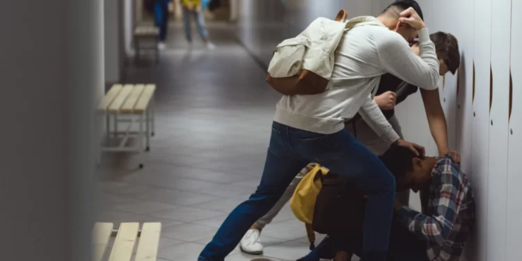 MEHMEDU U ŠKOLI POLOMILI JAGODIČNU KOST I VILICU!  Stravično vršnjačko nasilje u Novom Pazaru (FOTO)