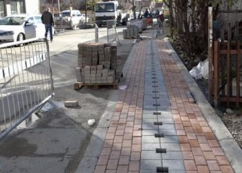 (VIDEO) Počela izgradnja trotoara u ulici Ibarskoj