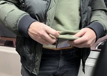 Muškarac sakrivao više od 84.000 evra za pojasom