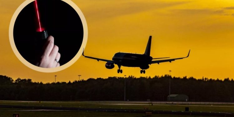 MALO SE IGRAO: Uhapšen muškarac, laserom ometao pilota aviona