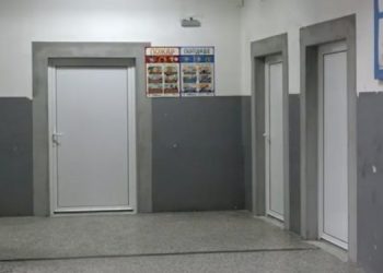 (VIDEO) Tutin: U OŠ “Vuk Karadžić” zamijenjena unutrašnja stolarija