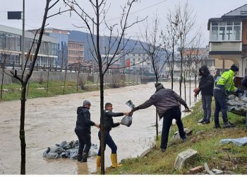 (VIDEO) NEVRIJEME IZAZVALO POPLAVE U TUTINU