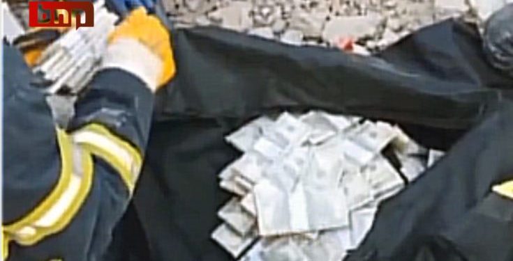 Spasioci iz ruševina u Turskoj izvukli torbu, a kad su je otvorili svi su ostali u šoku!