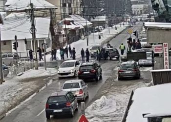 (VIDEO)Saobraćajna nesreća u centru Sjenice – Učestvovala tri automobila