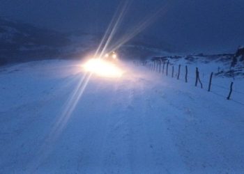 Zbog velikih nameta obustavljen saobraćaj na putu Tutin – Ljeskova – Karajukića bunari