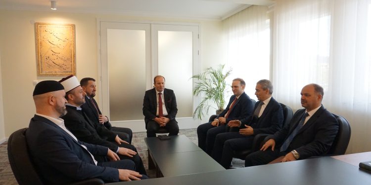 (FOTO) Ambasador R. Turske posjetio Mesihat IZ Sandzaka