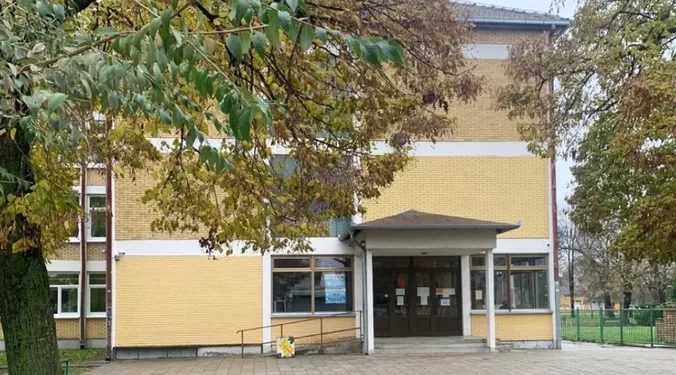 DEČAK (14) SKOČIO KROZ PROZOR ZA VREME ČASA: Jezivi detalji tragedije u školi u Kačarevu