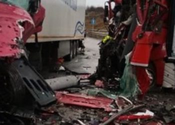 Povrijeđena braća iz Tutina M. i H. Hazirović u teškoj saobraćajnoj nesreći dva kamiona