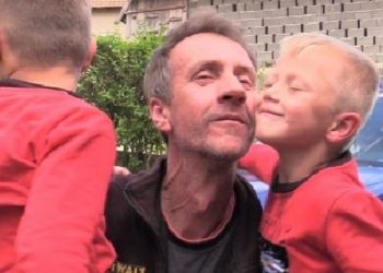 (VIDEO) Životna priča Husa koji se sinoć objesio: Žena otišla s drugim muškarcem, zaboravila i djecu!