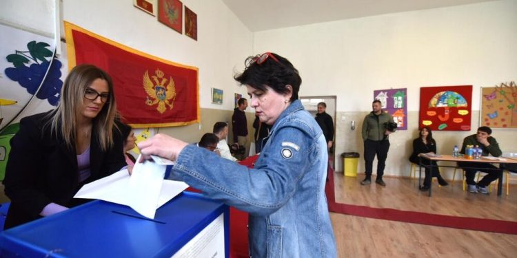 UŽIVO CeMI: Do 13 časova glasalo 39 odsto birača; DIK: Do 12 izlaznost 29,55 odsto