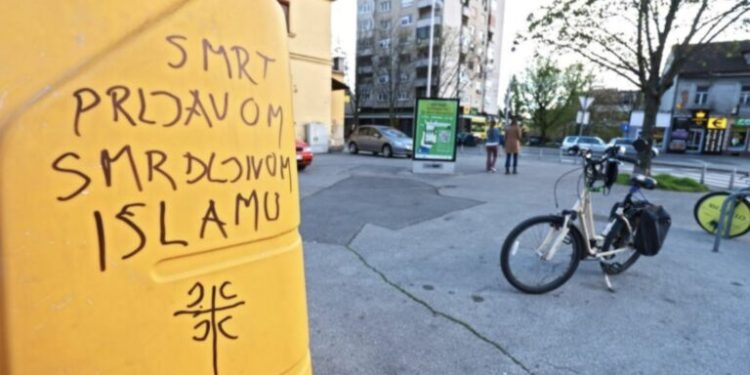Skandalozne poruke u Zagrebu o islamu, pozivaju na ubistvo muslimana