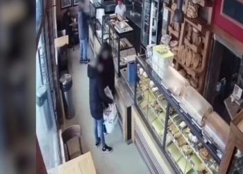 SRAMOTA! GRAĐANI BIJESNI NAKON ŠTO SU ŽENA I DJEČAK UKRALI KUTIJU SA PRILOZIMA ZA BOLESNU DJECU