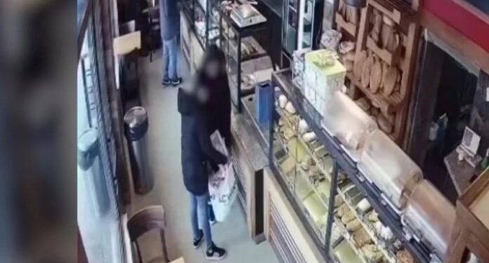 SRAMOTA! GRAĐANI BIJESNI NAKON ŠTO SU ŽENA I DJEČAK UKRALI KUTIJU SA PRILOZIMA ZA BOLESNU DJECU