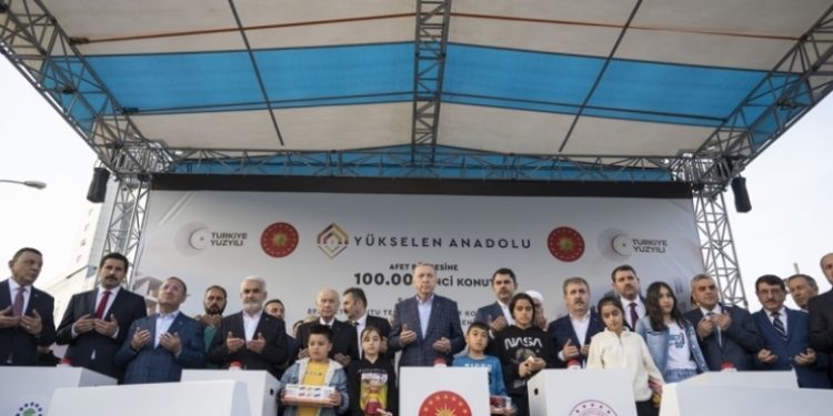 Erdogan najavio gradnju 650 hiljada domova: Podižemo naše gradove uništene u zemljotresima