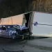 KAMION IZ NOVOG PAZARA SE PREVRNUO OD SILINE UDARA – Teška saobraćajna nesreća na putu Zvečan – Leposavić, jedna osoba poginula