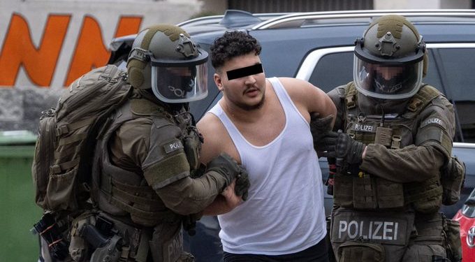 SIN BIZNISMENA POREKLOM IZ SRBIJE UHAPŠEN U NEMAČKOJ: Mladić je osumnjičen da je ubio tinejdžera (18) a drugog teško ranio