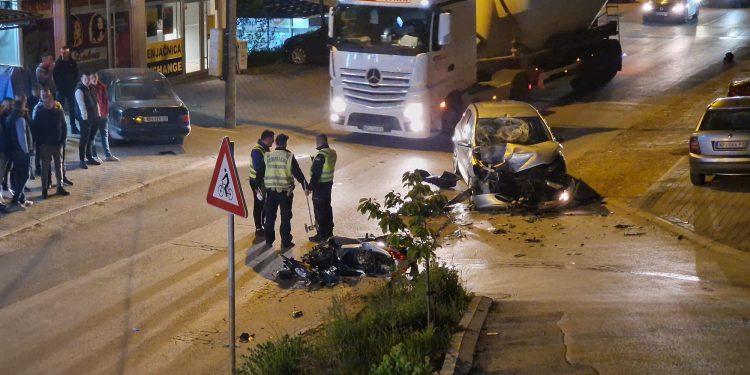 Stravična saobraćajna nesreća u Novom Pazaru (FOTO)