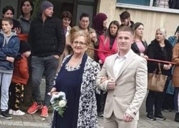 Maturant rožajske Gimnazije šetao je sa nanom/bikom