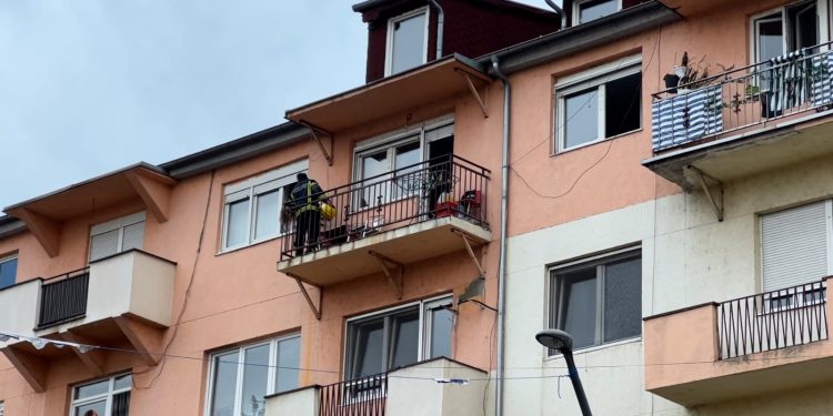 POŽAR U CENTRU NOVOG PAZARA! Goreo stan u kom se nalazio mladić