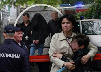 “LEGAO SAM PORED MRTVE DRUGARICE, I JA SAM SE PRAVIO MRTAV” Potresna ispovijest učenika koji je preživio masakr