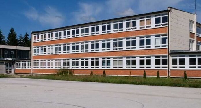 Zbog 6.juna OVAKO ĆE SE ZAKLJUČIVATI OCIJENE ZA KRAJ ŠKOLSKE GODINE U SRBIJI