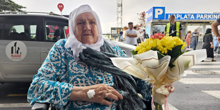 Nana Orlović stigla s prvim hadžijama u BiH: Danas sam se ponovo rodila