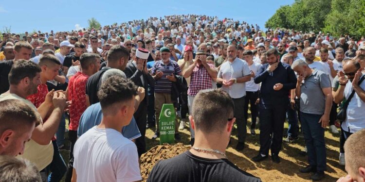 U rodnom Dolovu klanjana dženaza Kemalu, cijelo selo i okolina ga žale i lijepe riječi o njemu