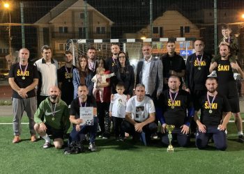 (FOTO) Memorijalni turnir u malom fudbalu “Šahman Nasufović ŠAKI” osvojila ekipa O.Š. Vuk Karadžić